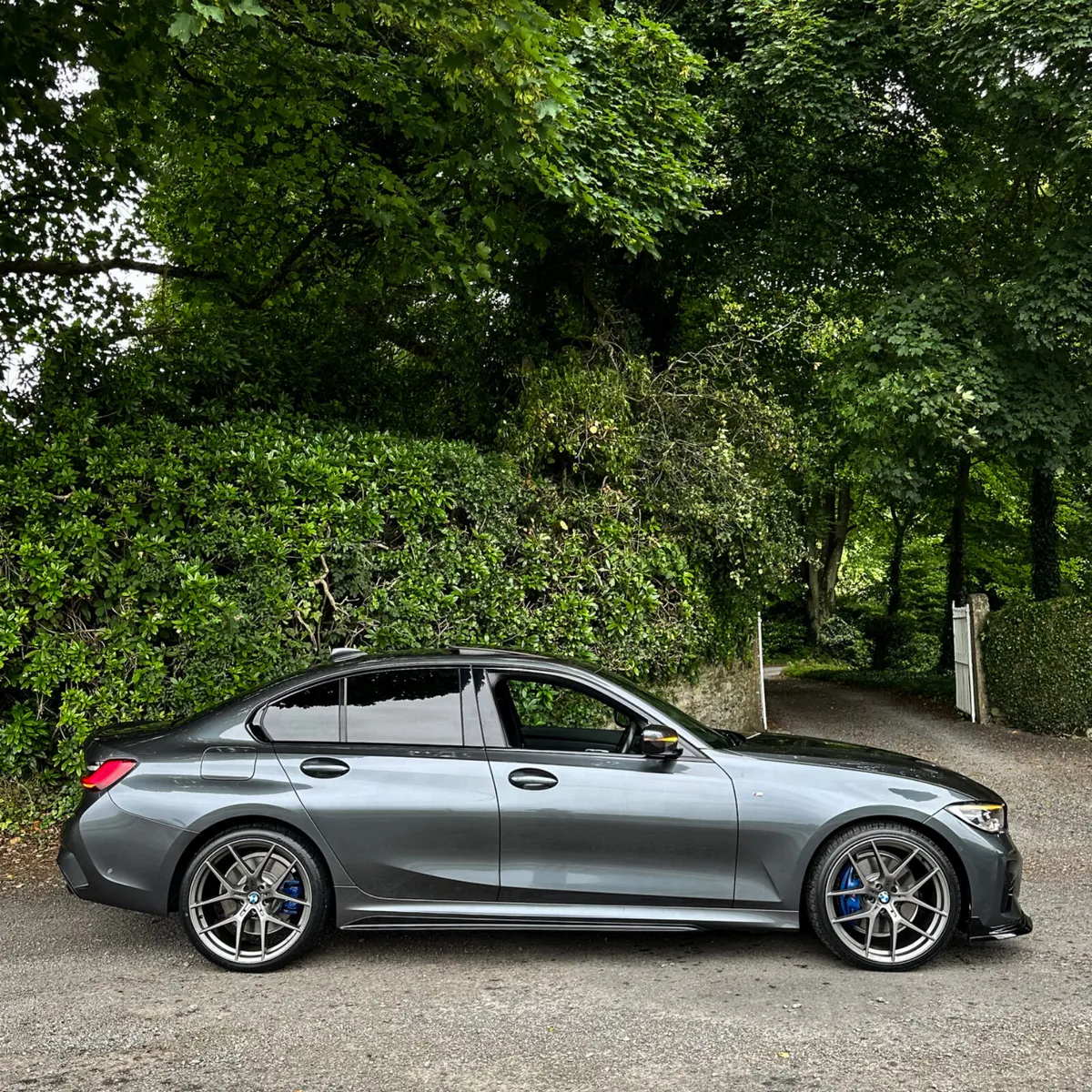 2020 (202)  BMW 330e M-SPORT PRO EDITION SUNROOF - Image 3