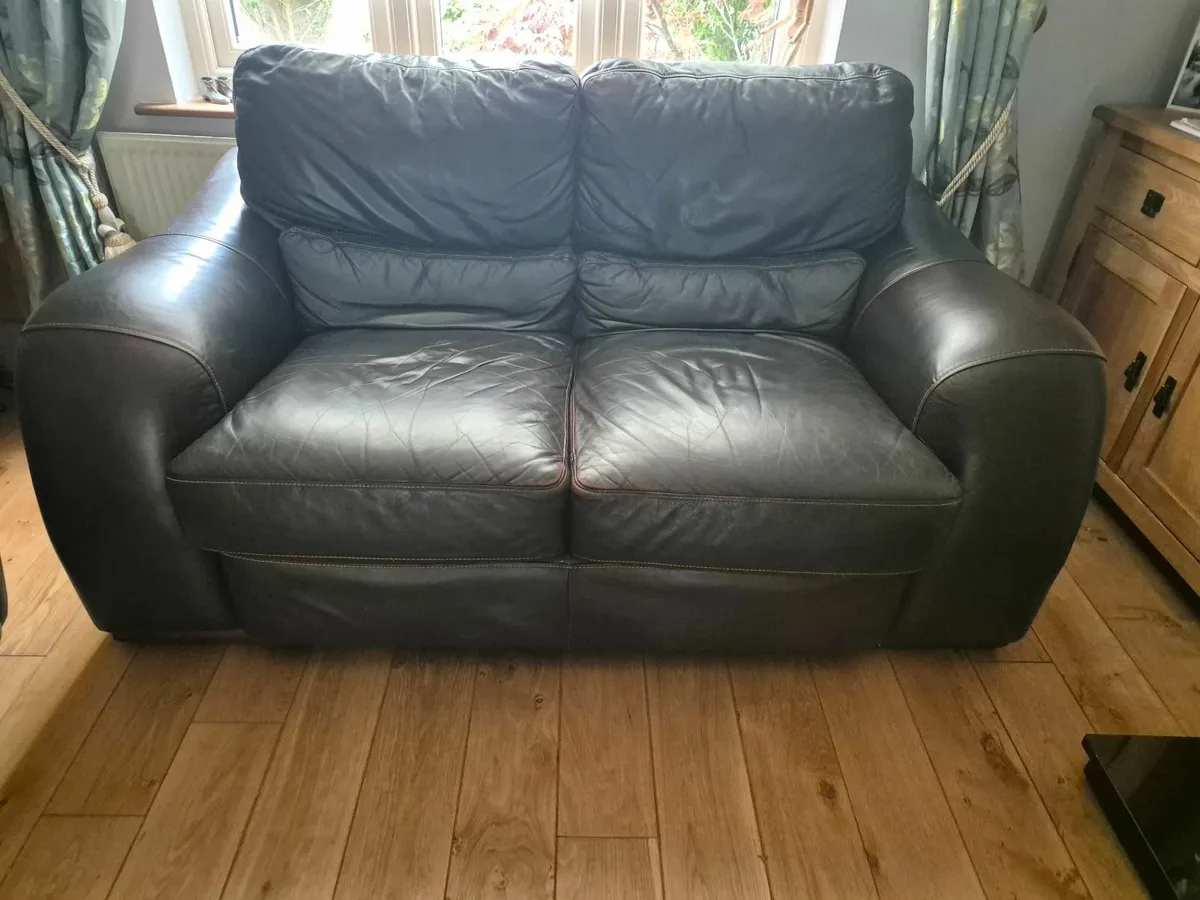 Couch - Image 4