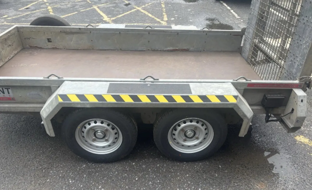 Trailer - Image 2