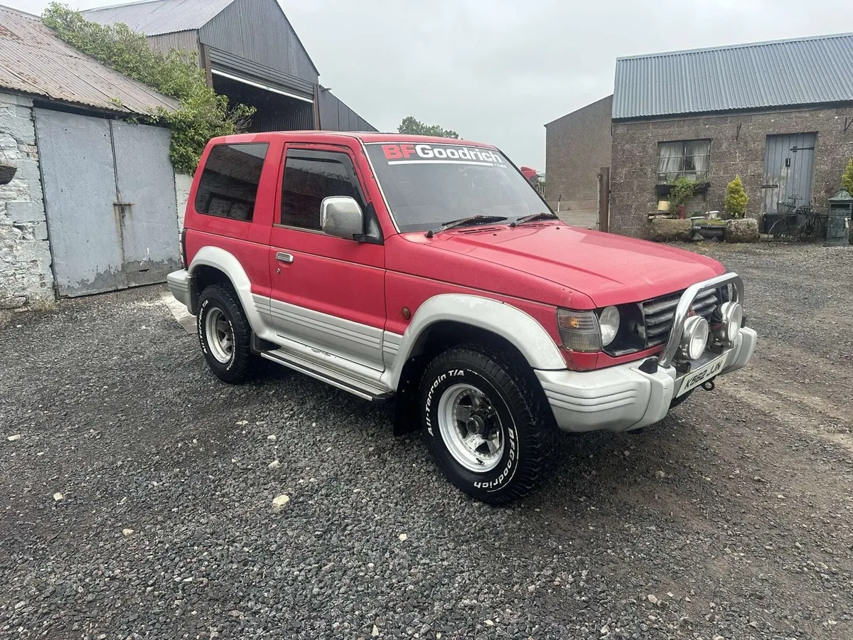 For breaking Mitsubishi Pajero - Image 1