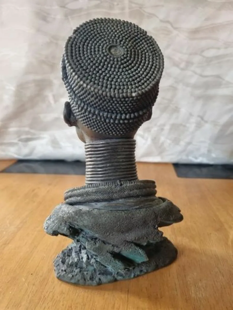 African Bust of a Woman - Image 4