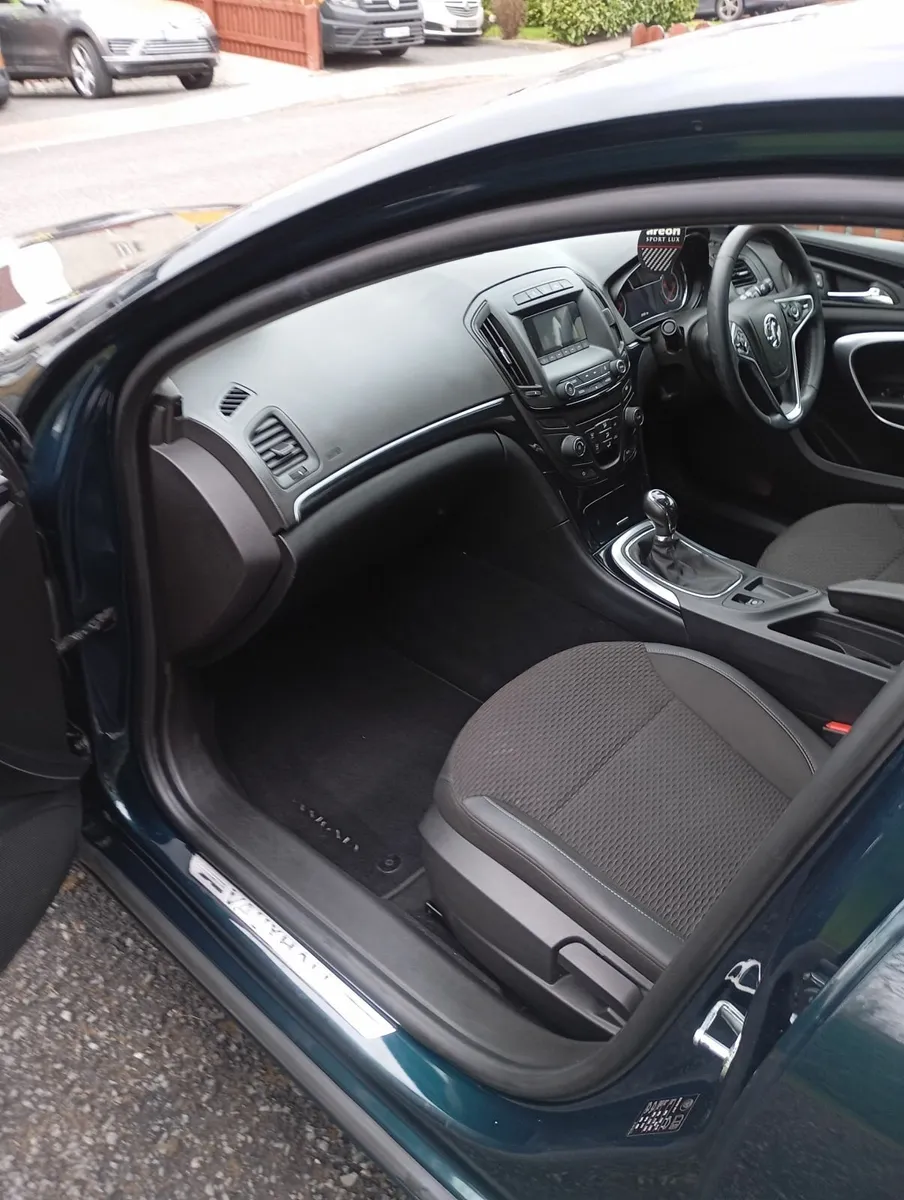 Vauxhall Insignia 2015 - Image 2