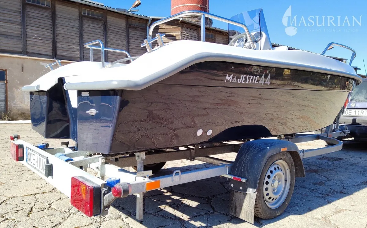 Majestic Masurian Boat - Image 3