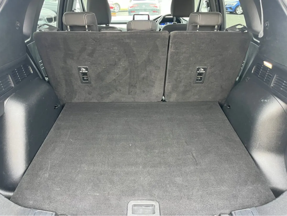 Ford Kuga Titanium 5DR 1.5 TD 120 S6.2 M6 F - Image 2