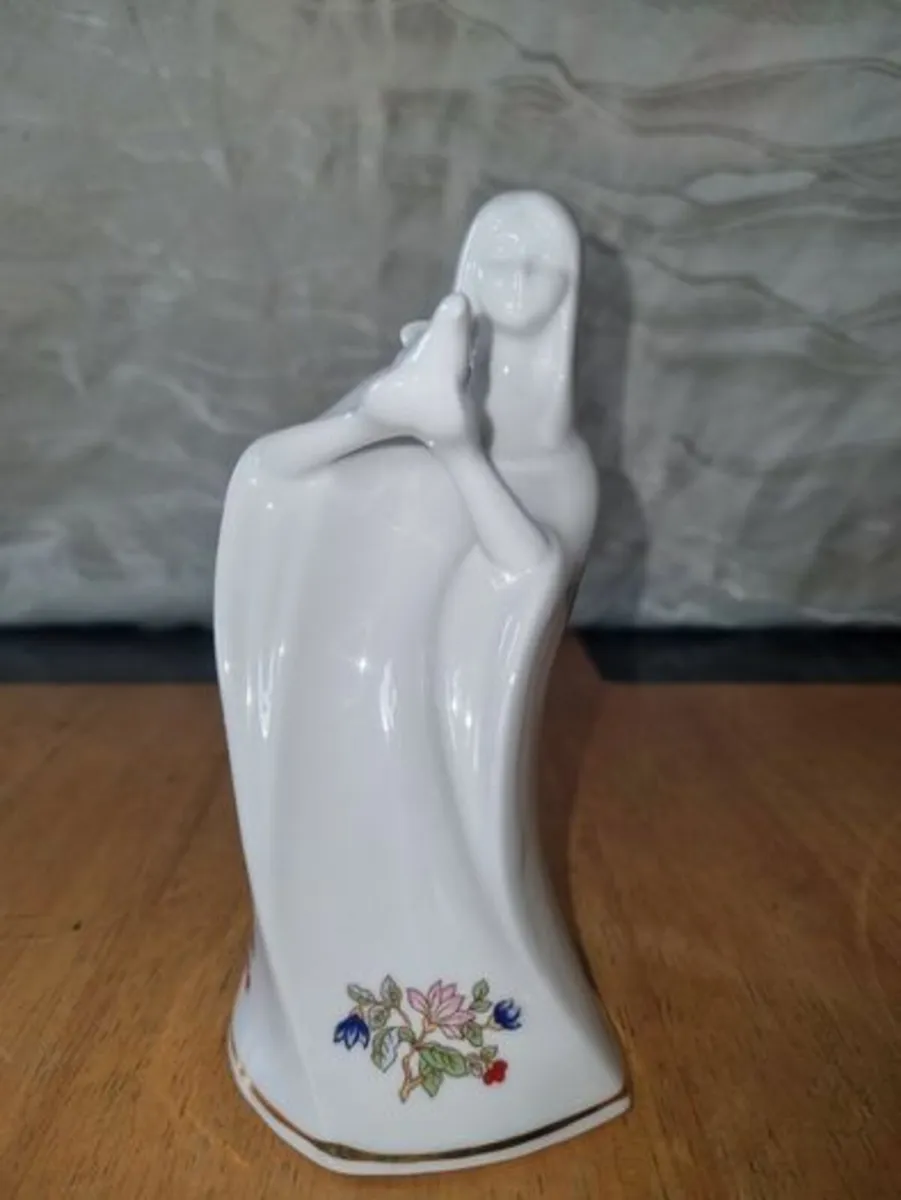 Porcelain Figurine - Royal Tara Galway - Image 1