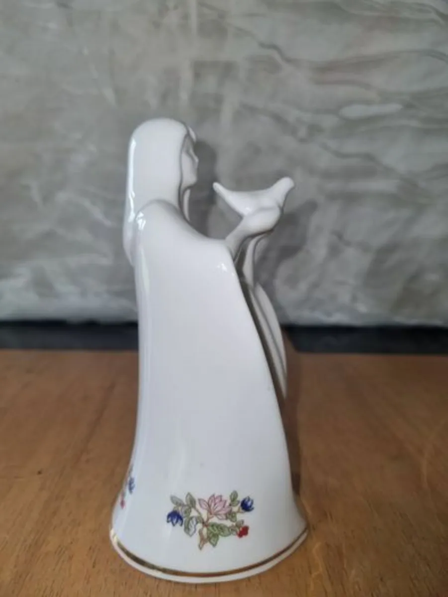 Porcelain Figurine - Royal Tara Galway - Image 3