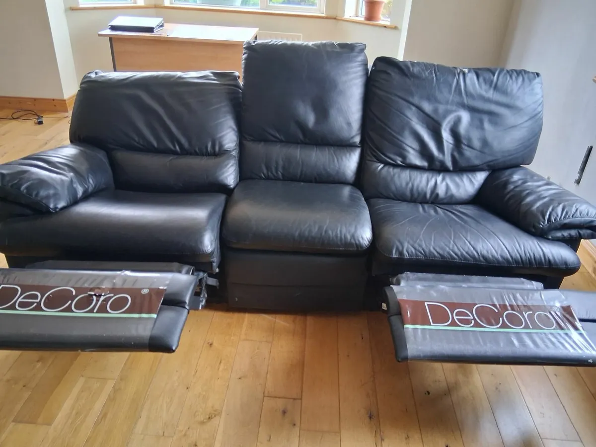 3 seater leather recliner - Image 2