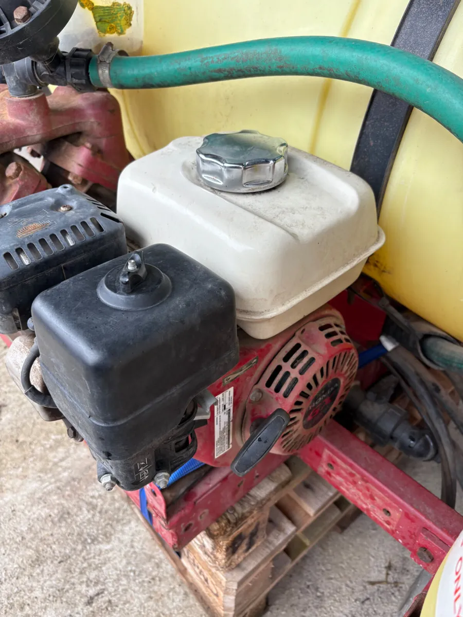 Hardi Quad Sprayer with Honda Engine - Image 3