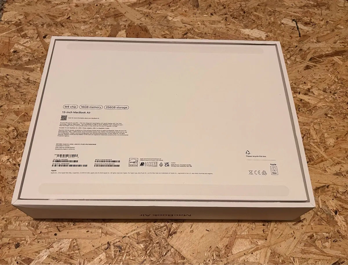Macbook air 13’ (M4) - in warranty - Image 4