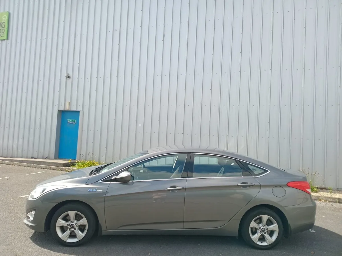 141 Hyundai i40 - Image 2