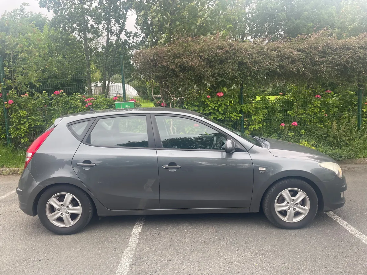 Hyundai i30 2009 , tax and tested - Image 3