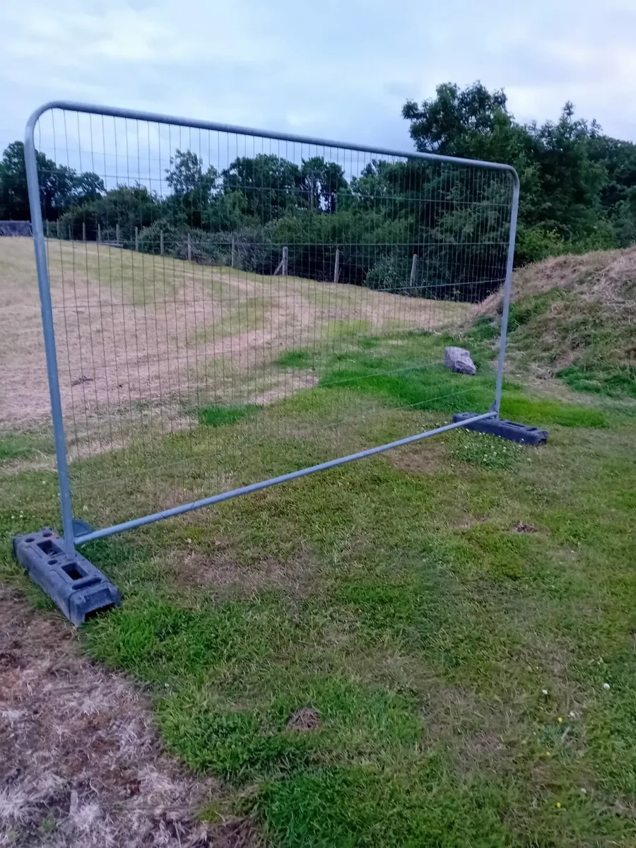 Side fencing - Image 1