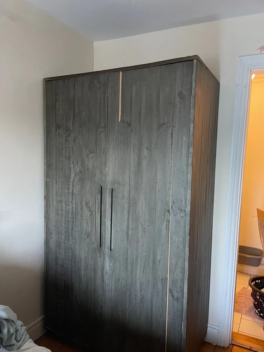 wardrobe