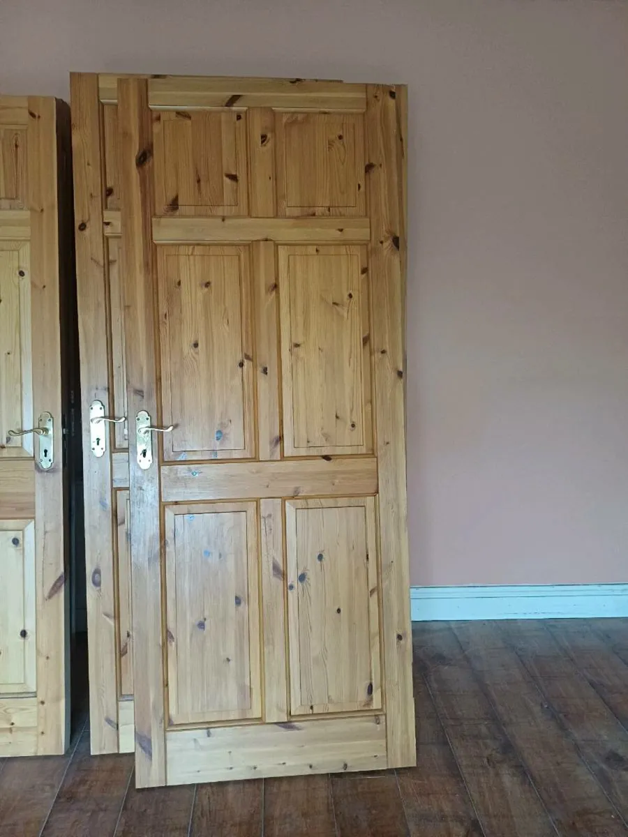 Internal doors - Image 1