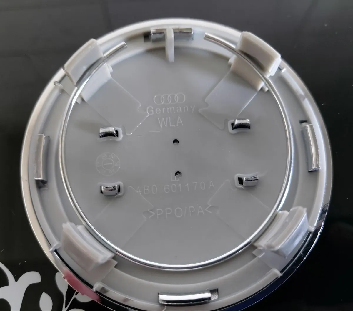 4 x Audi Centre Caps (69mm) - FREE POST - Image 2