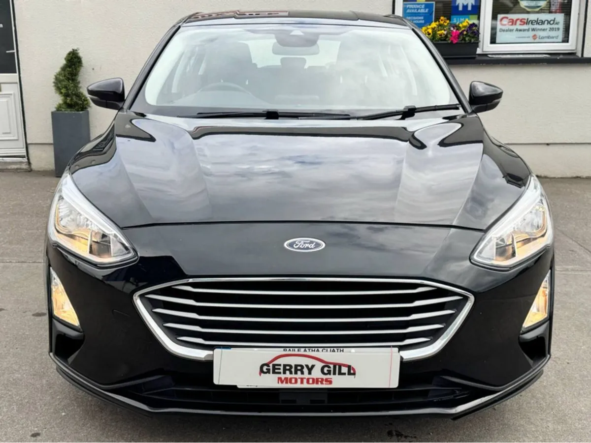 Ford Focus Zetec 1.5 Tdci 125PS 6speed 4DR - Image 2