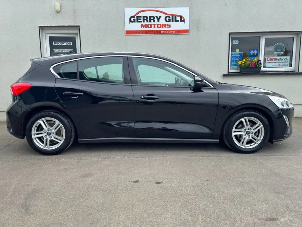 Ford Focus Zetec 1.5 Tdci 125PS 6speed 4DR - Image 3