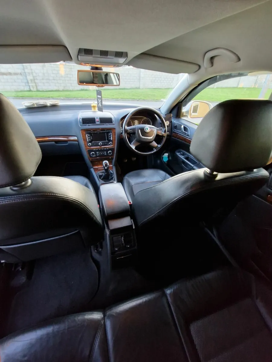 Skoda Octavia 2012 - Image 2