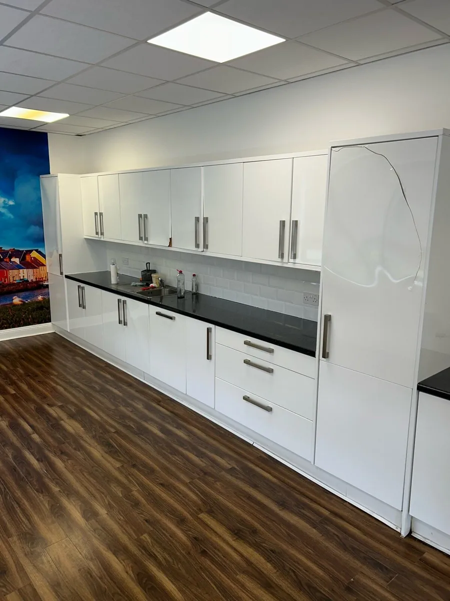 Kitchen - Image 3