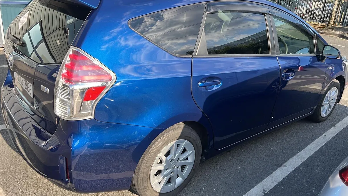 Toyota Prius plus - Image 4