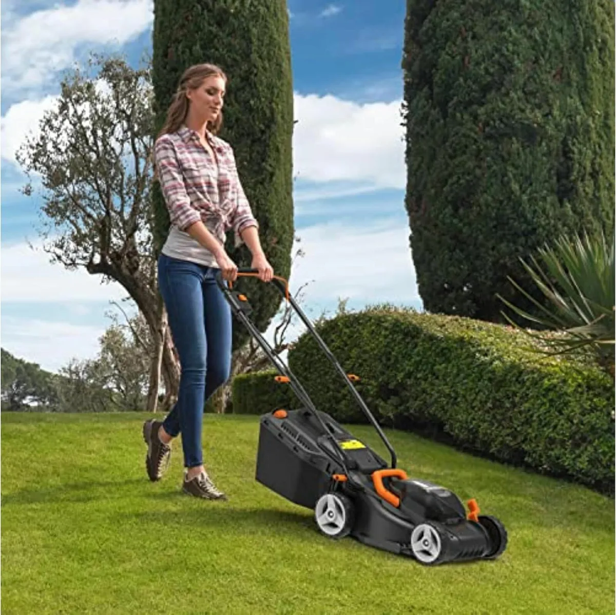 34cm Cordless Lawnmower Up to 400㎡ Garden - Image 4