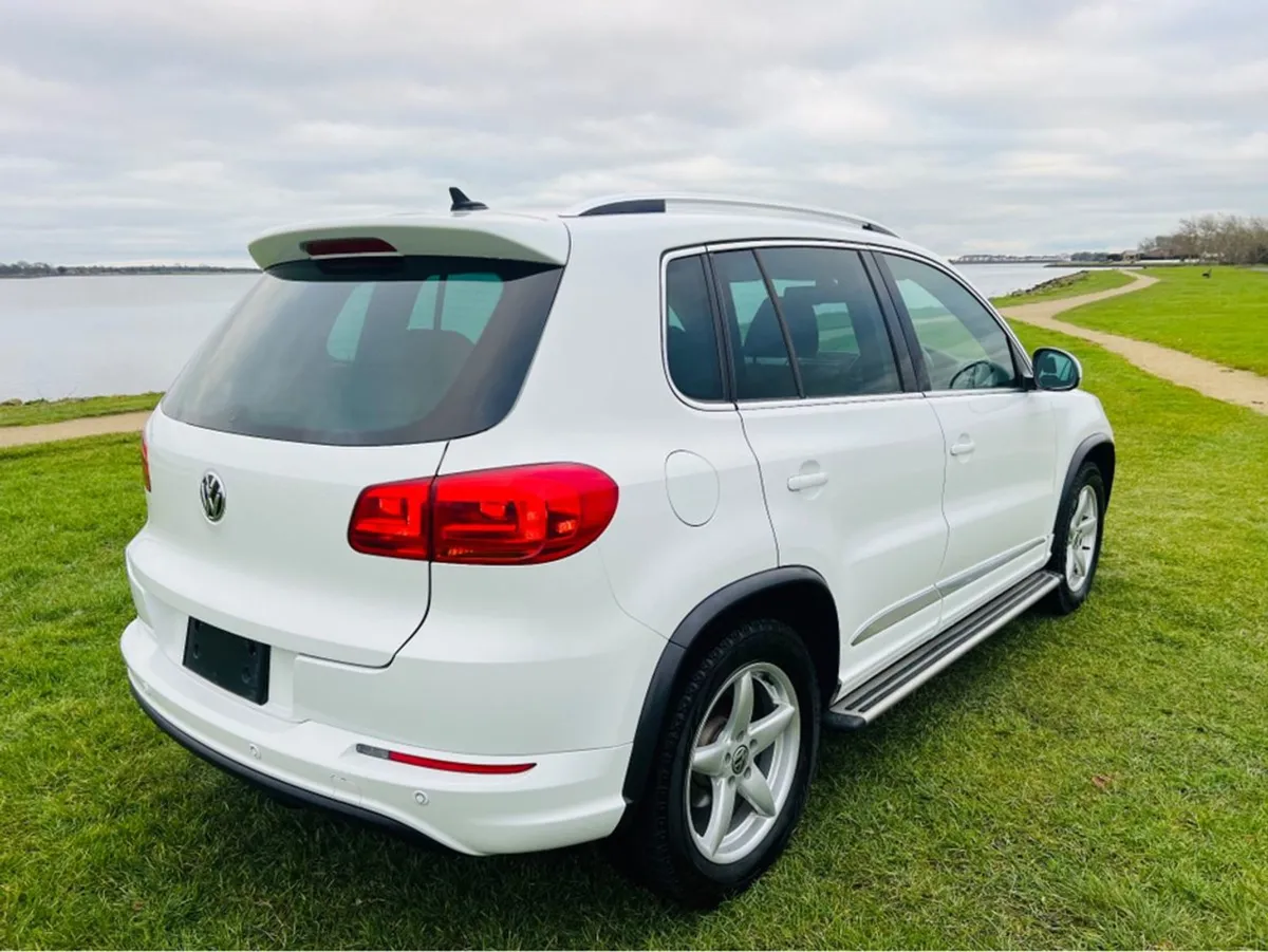 Volkswagen Tiguan R-line 1.4 Auto - Image 3