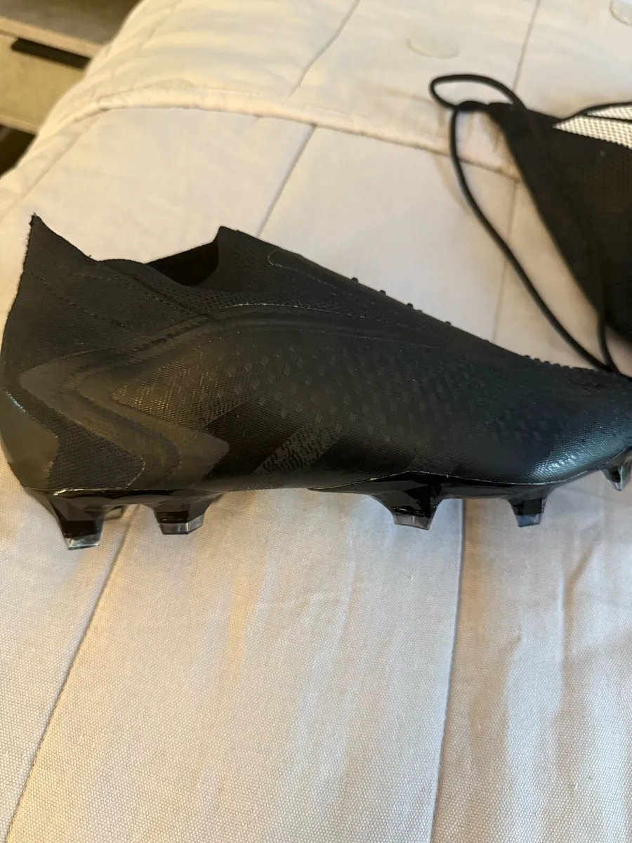 Adidas black predators - Image 1