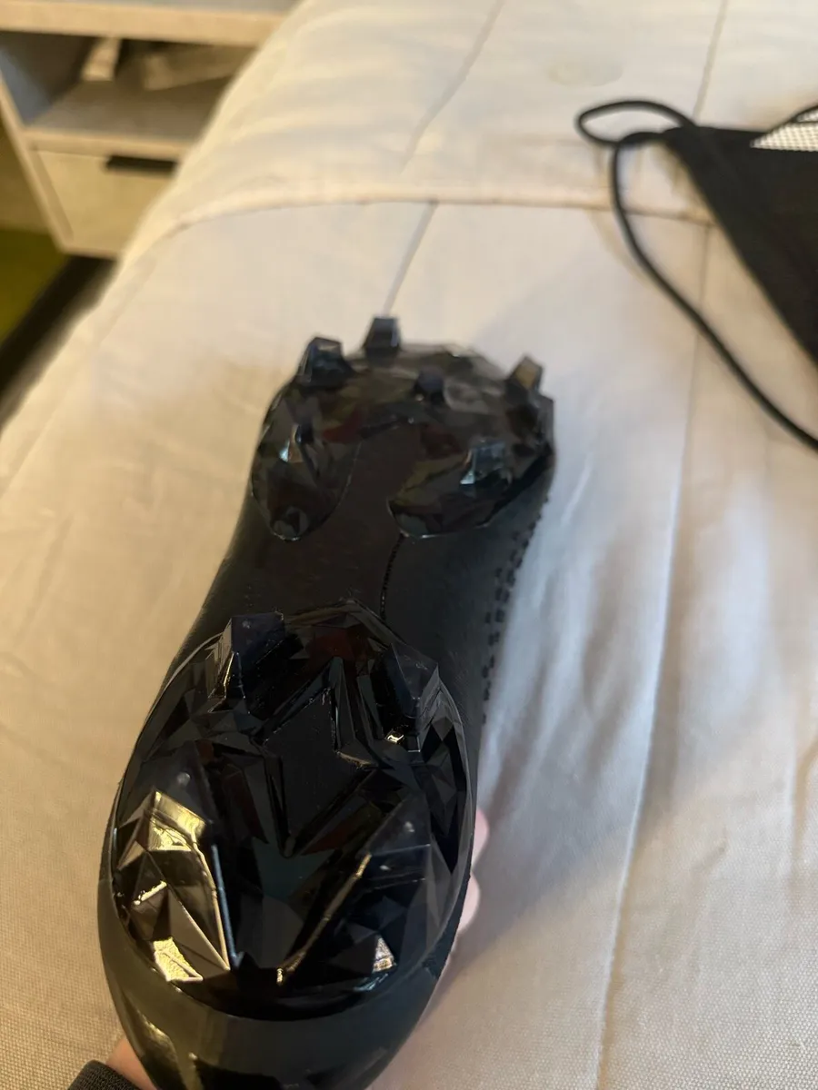 Adidas black predators - Image 4