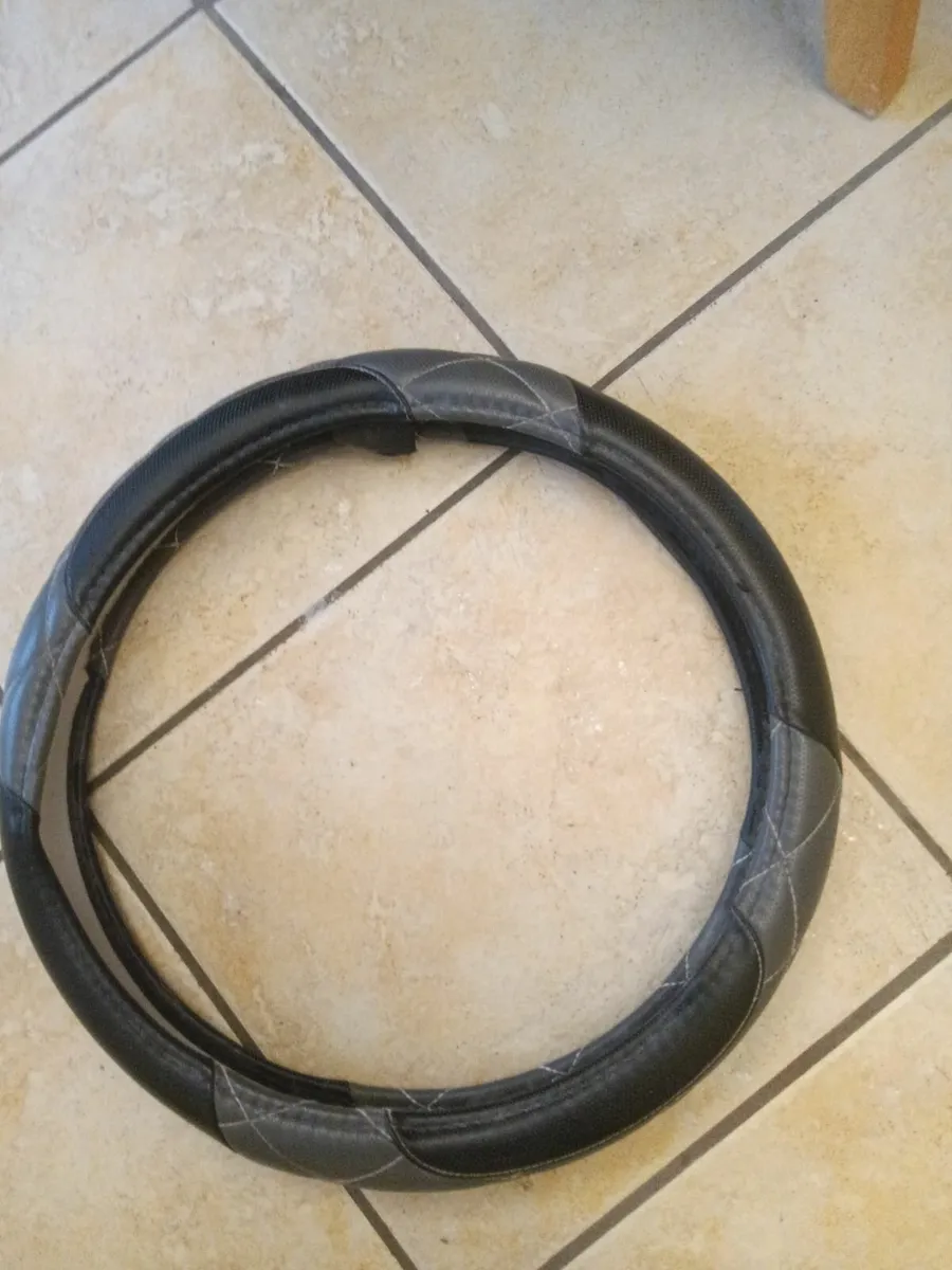 Leather Steering wheel cover - Image 1