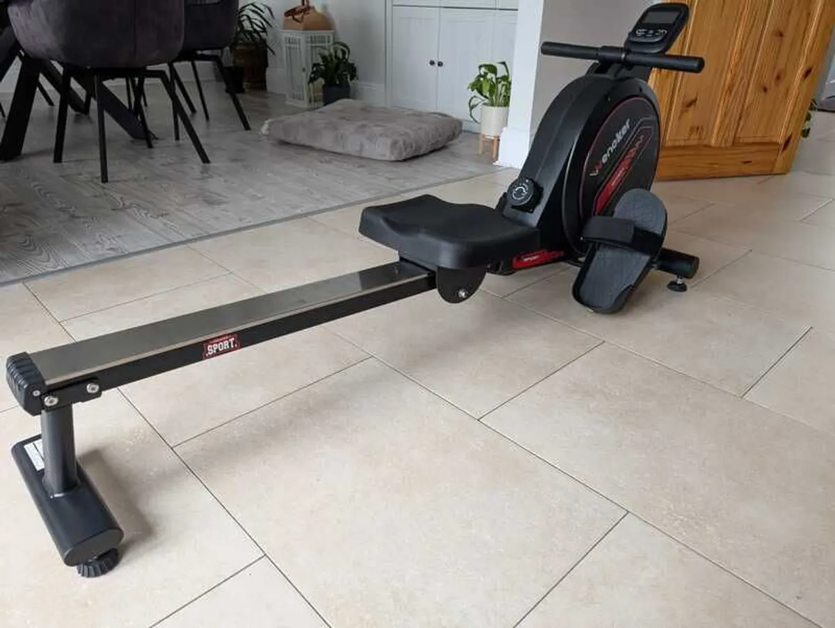 Rowing machine - Image 1
