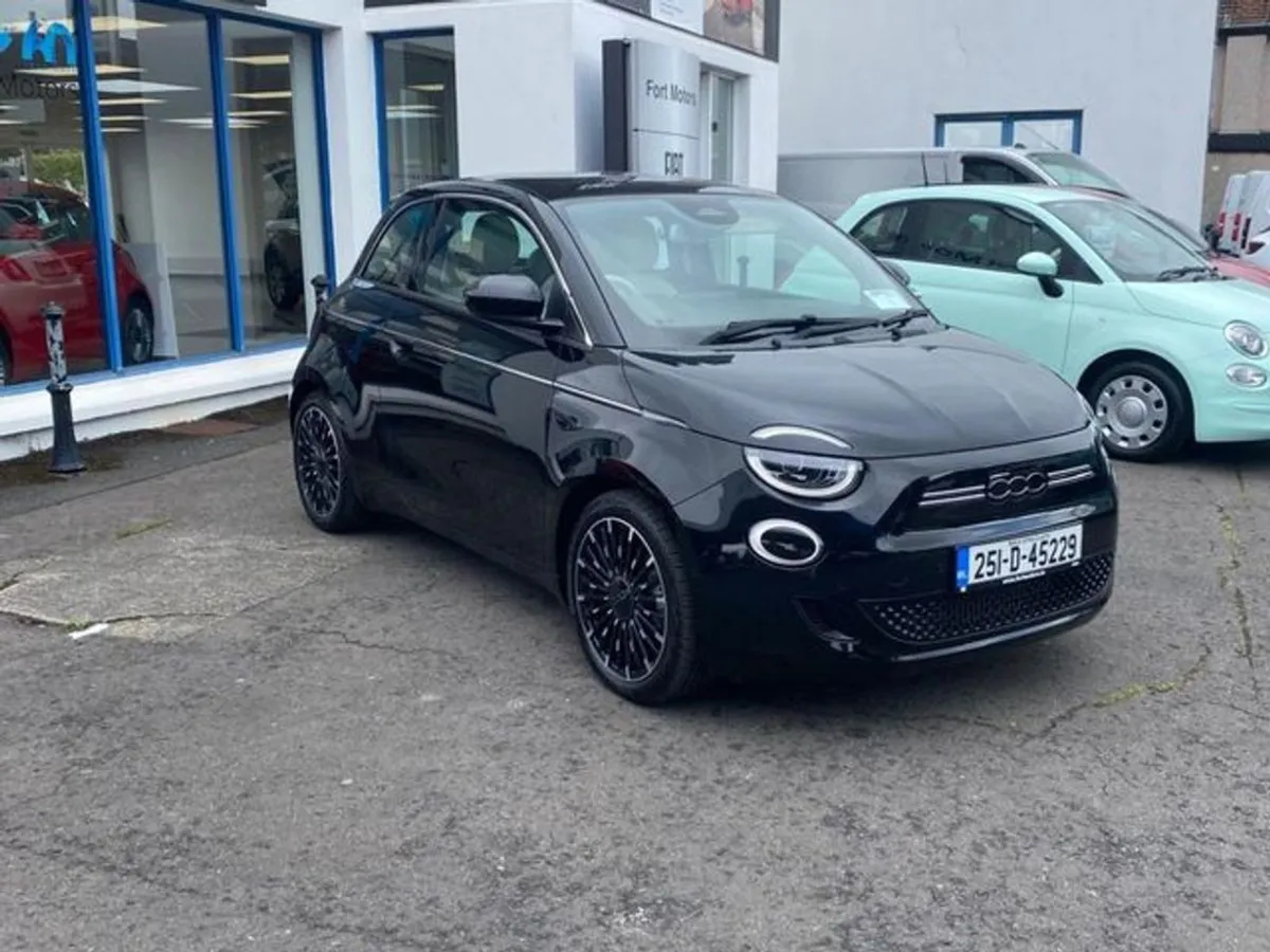 Fiat 500e La Prima by Bocelli - Image 3