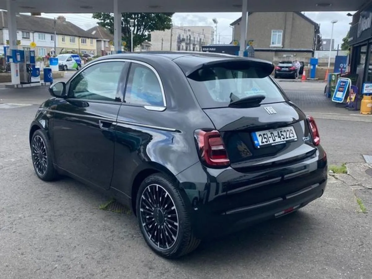 Fiat 500e La Prima by Bocelli - Image 4