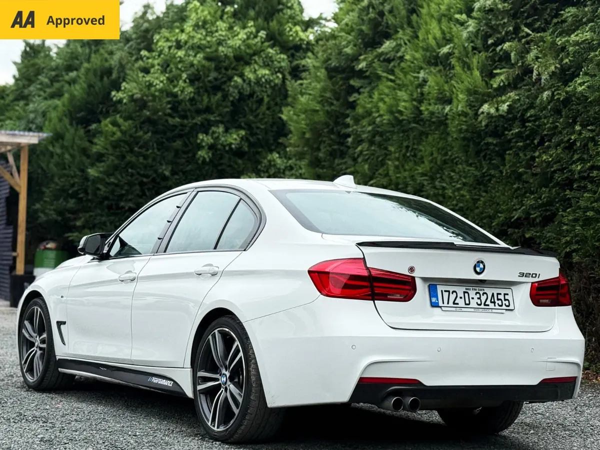 🌟 BMW 320i M Sport 2017 with CarPlay🌟 - Image 3