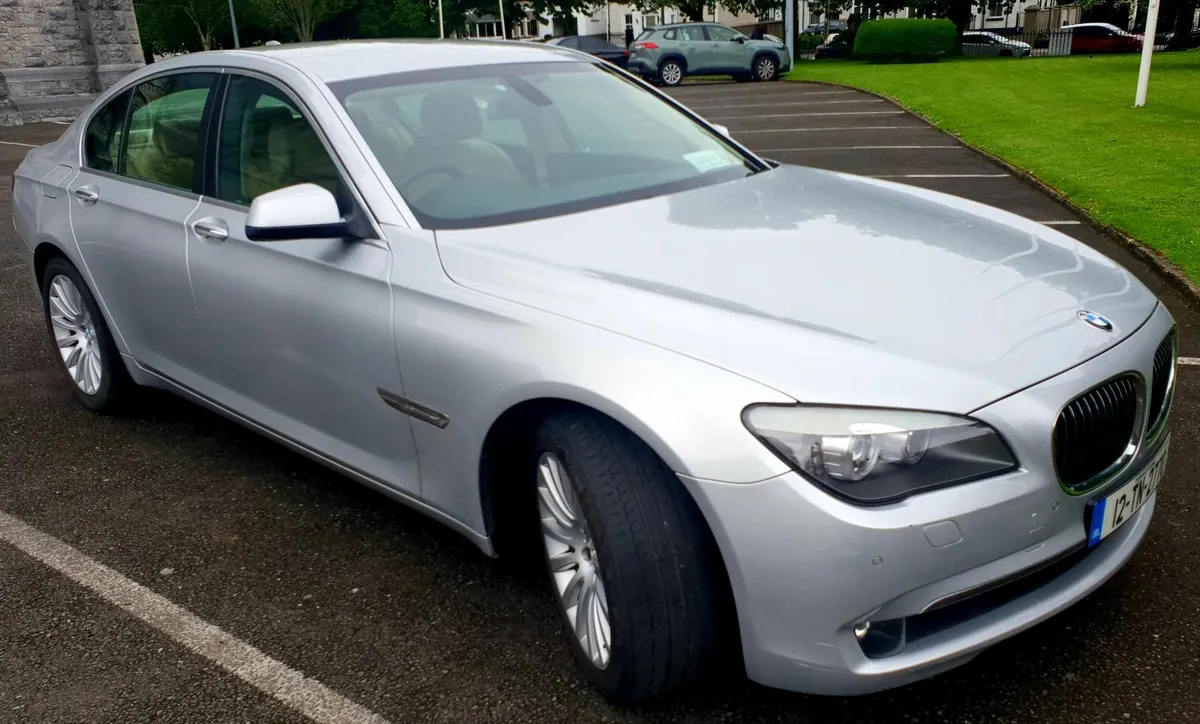 BMW 7-Series 2012  730D SE 4DR Auto - Image 2