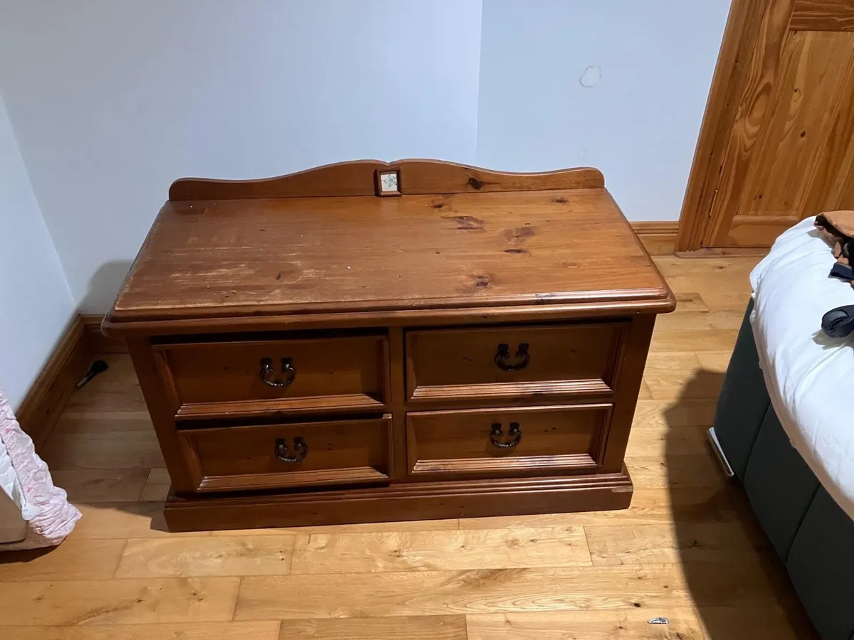 Bedroom Furniture Set - Image 3