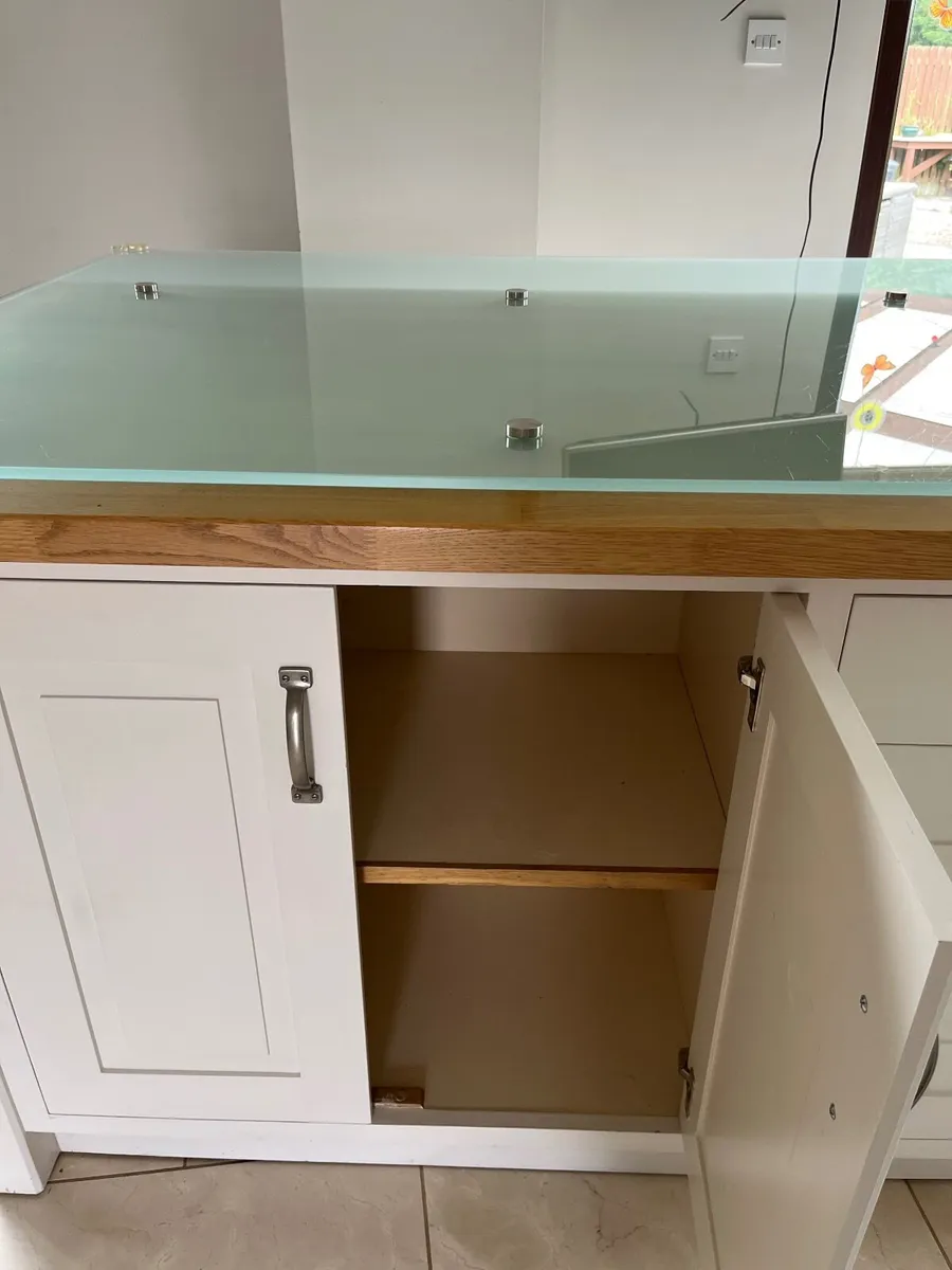 Large Kitchen Island/Breakfast Bar - Image 1