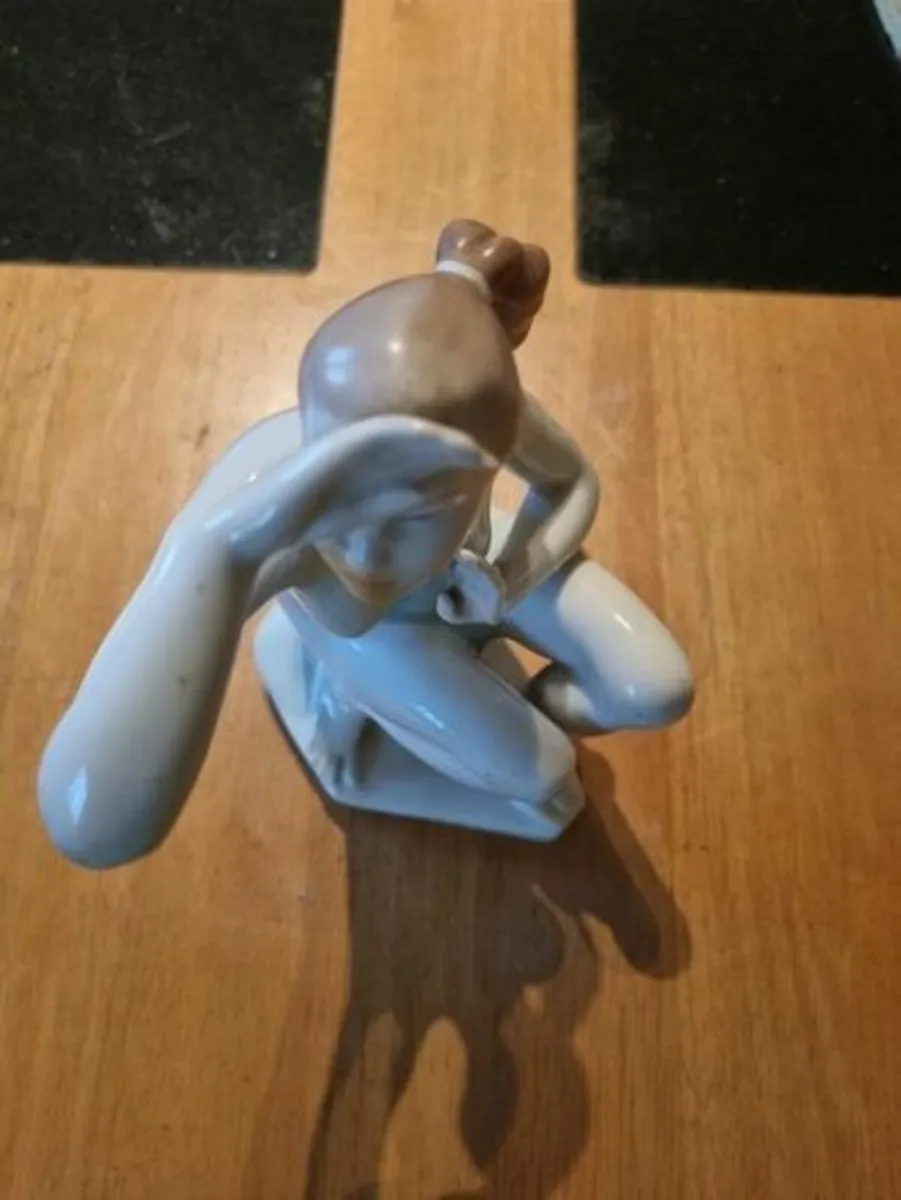 Vintage Budapest Aquincum porcelain figurine - Image 2
