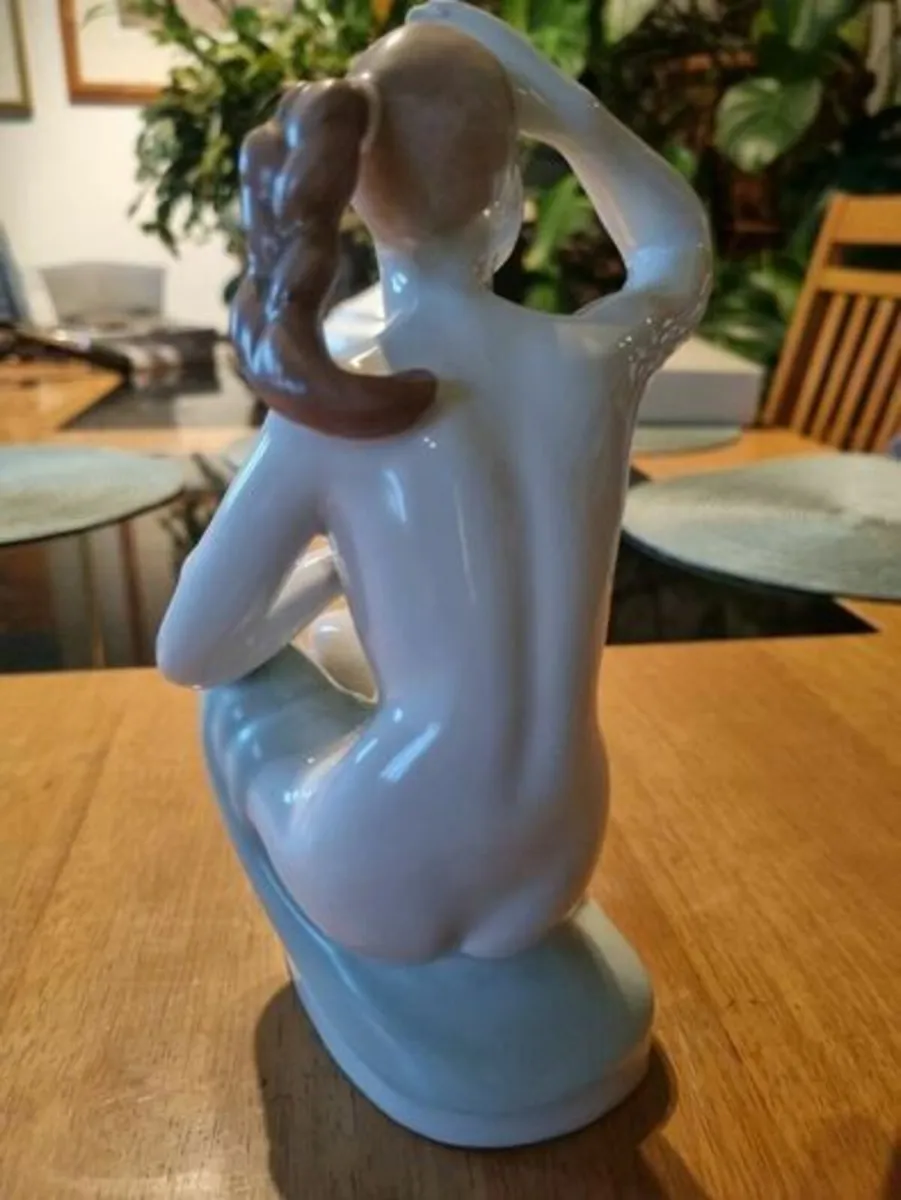 Vintage Budapest Aquincum porcelain figurine - Image 3