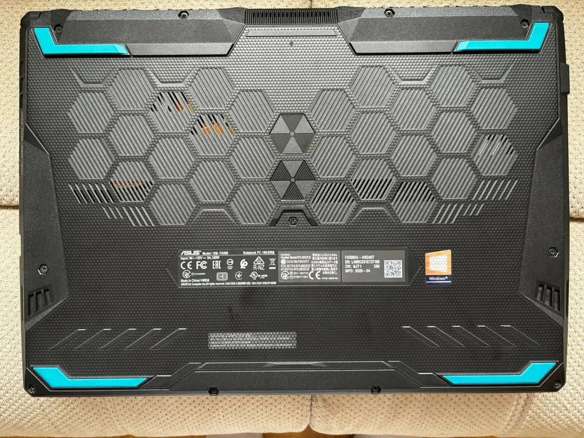 Laptop - Image 2