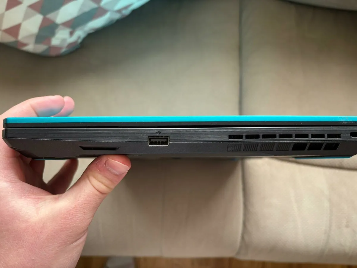 Laptop - Image 3