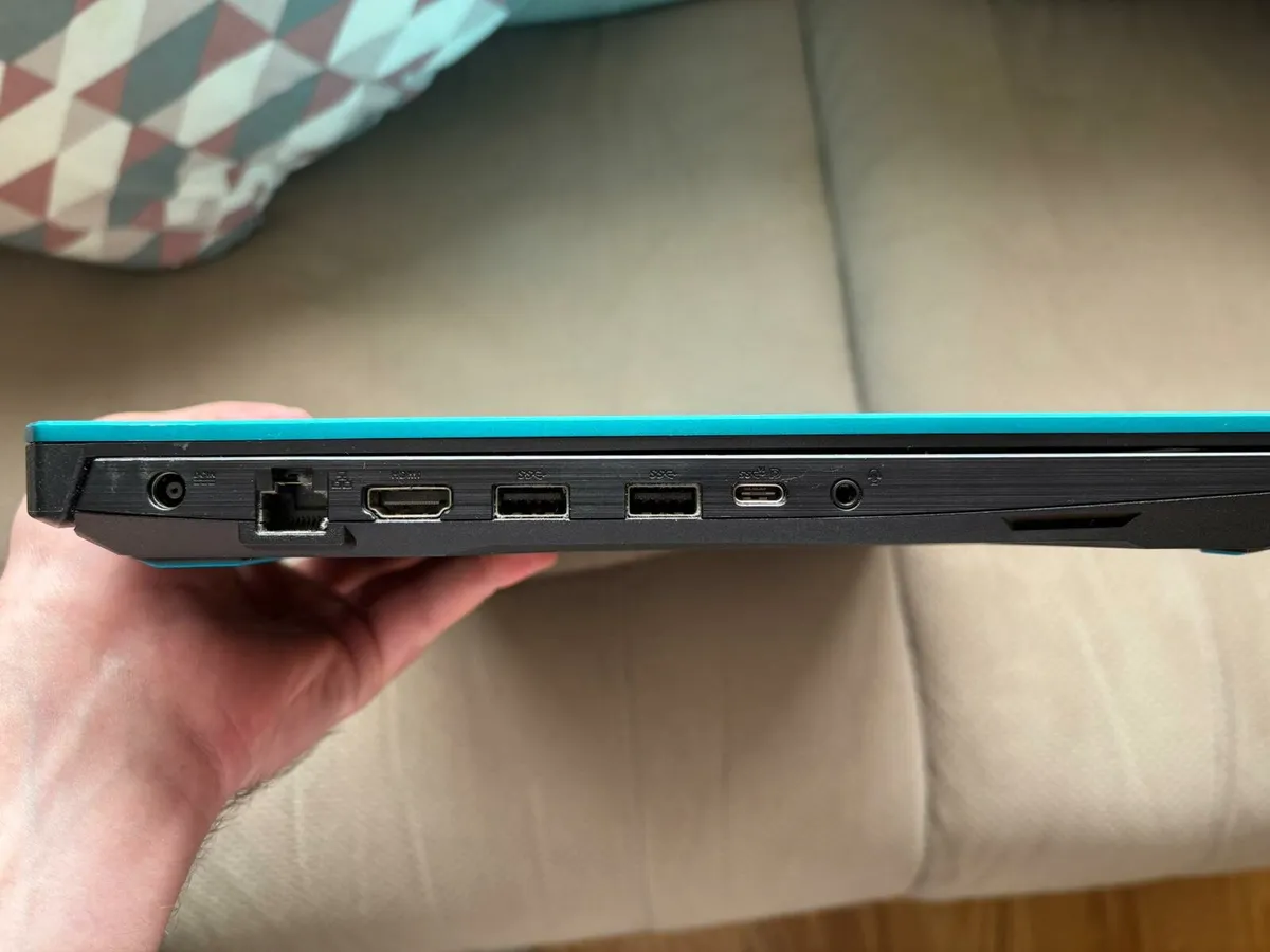 Laptop - Image 4