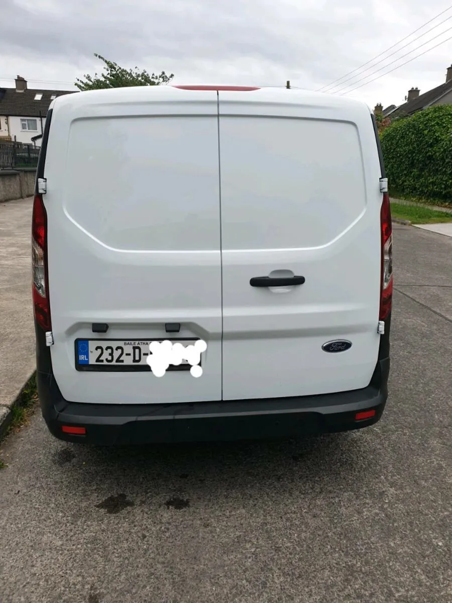 Transit Connect 2023 Very Low Mileage - Image 3