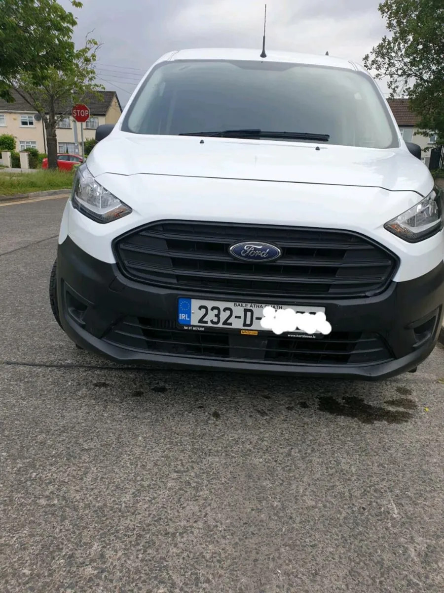 Transit Connect 2023 Very Low Mileage - Image 4