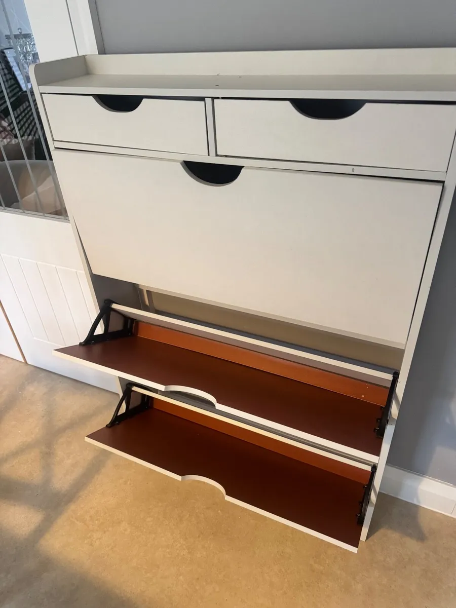 Shoe cabinet - Image 1