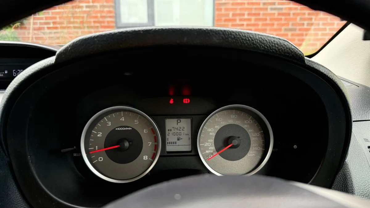 Subaru Impreza 2.0i Automatic AWD - Image 4
