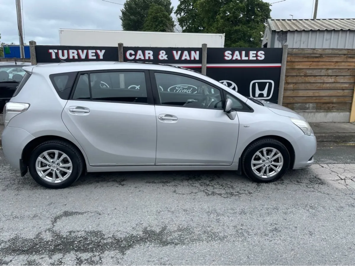 Toyota Verso TR D-4d 5DR 2.0 - Image 3