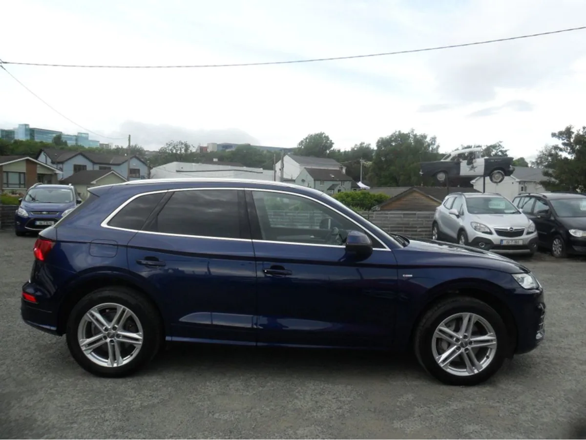 Audi Q5 S-line Quattro 2.0 Tfsi Hybrid - Image 2