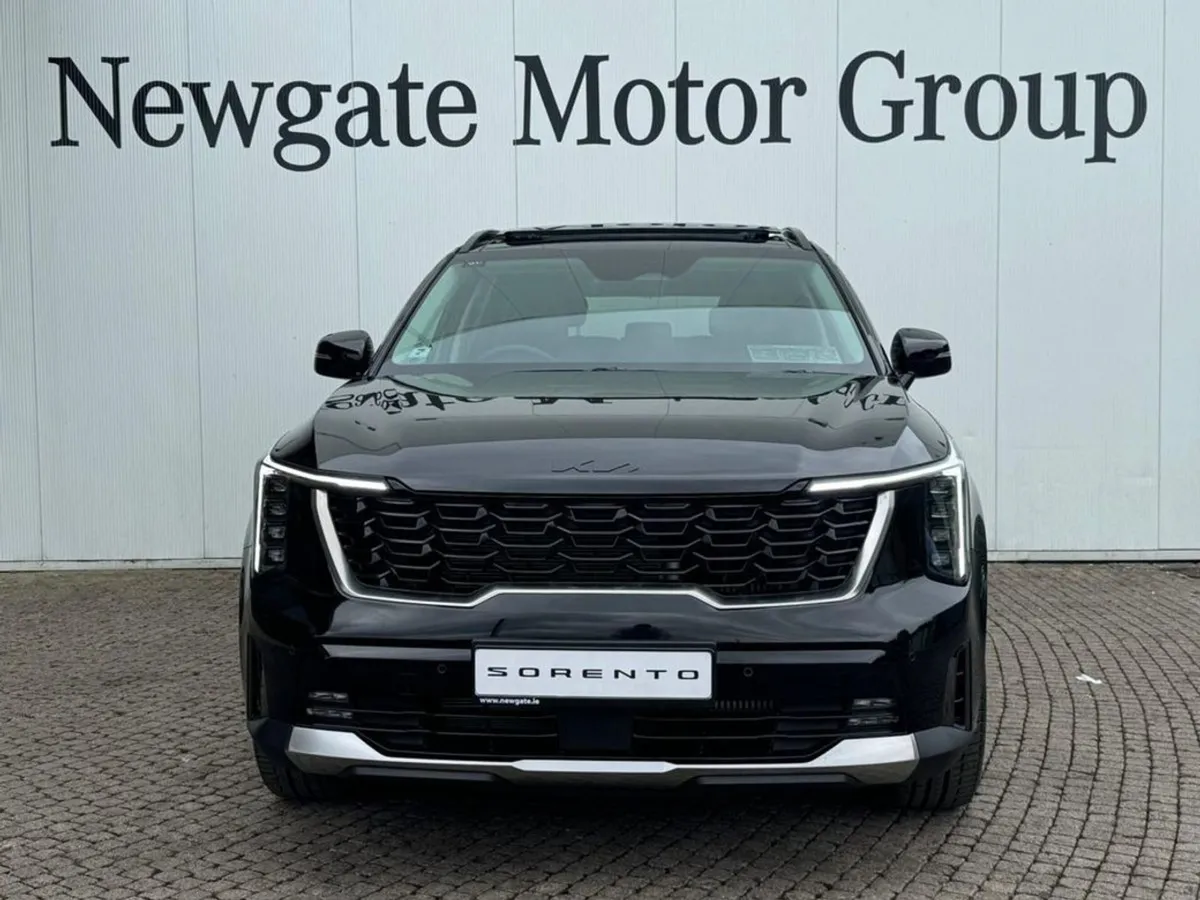 Kia Sorento DSL Black Edition - Exclusively From - Image 2