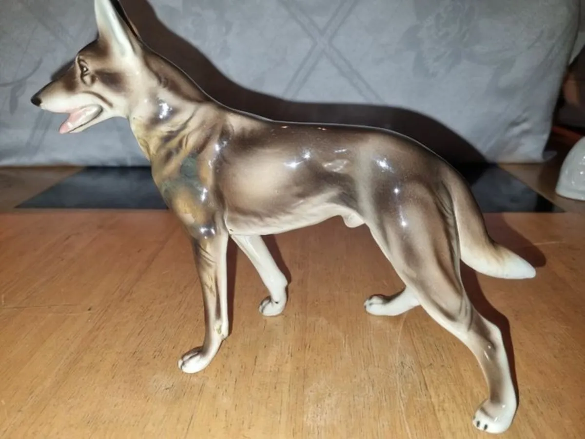 Austrian porcelain dog figurine - Image 2