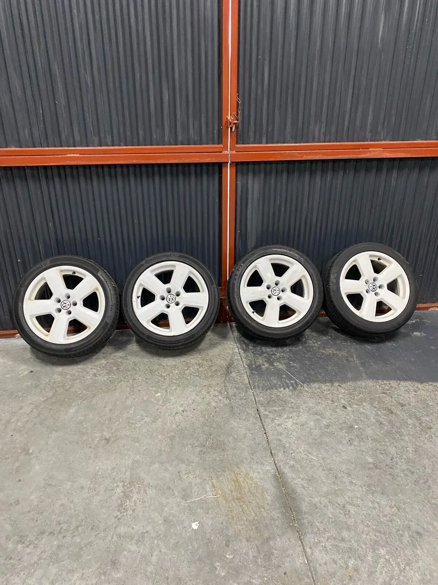 5 x 100 white rs6 alloys - Image 1